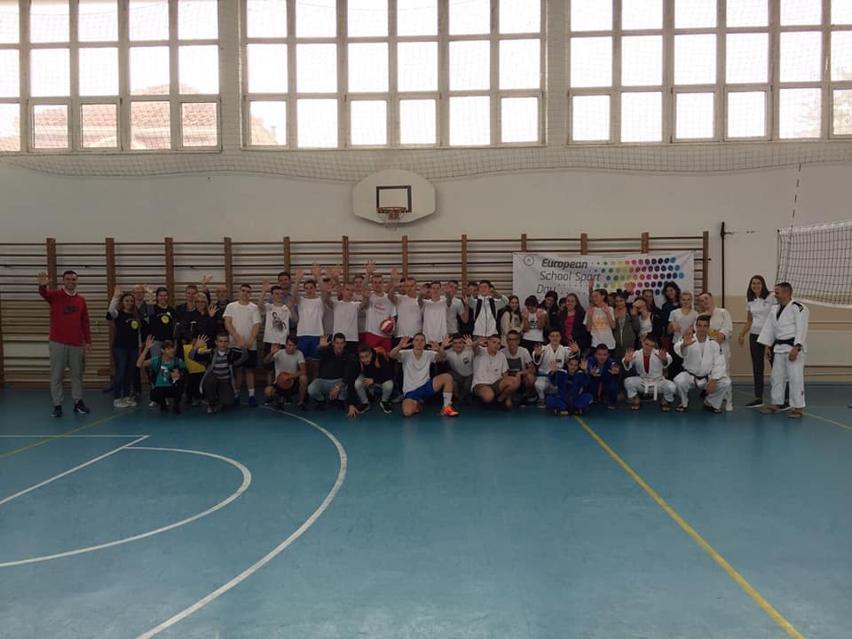 Manifestacija “Sportom protiv nasilja” i Evropski školski sportski dan u Srednjoj školi “Miloje Vasić” u Velikom Gradištu.