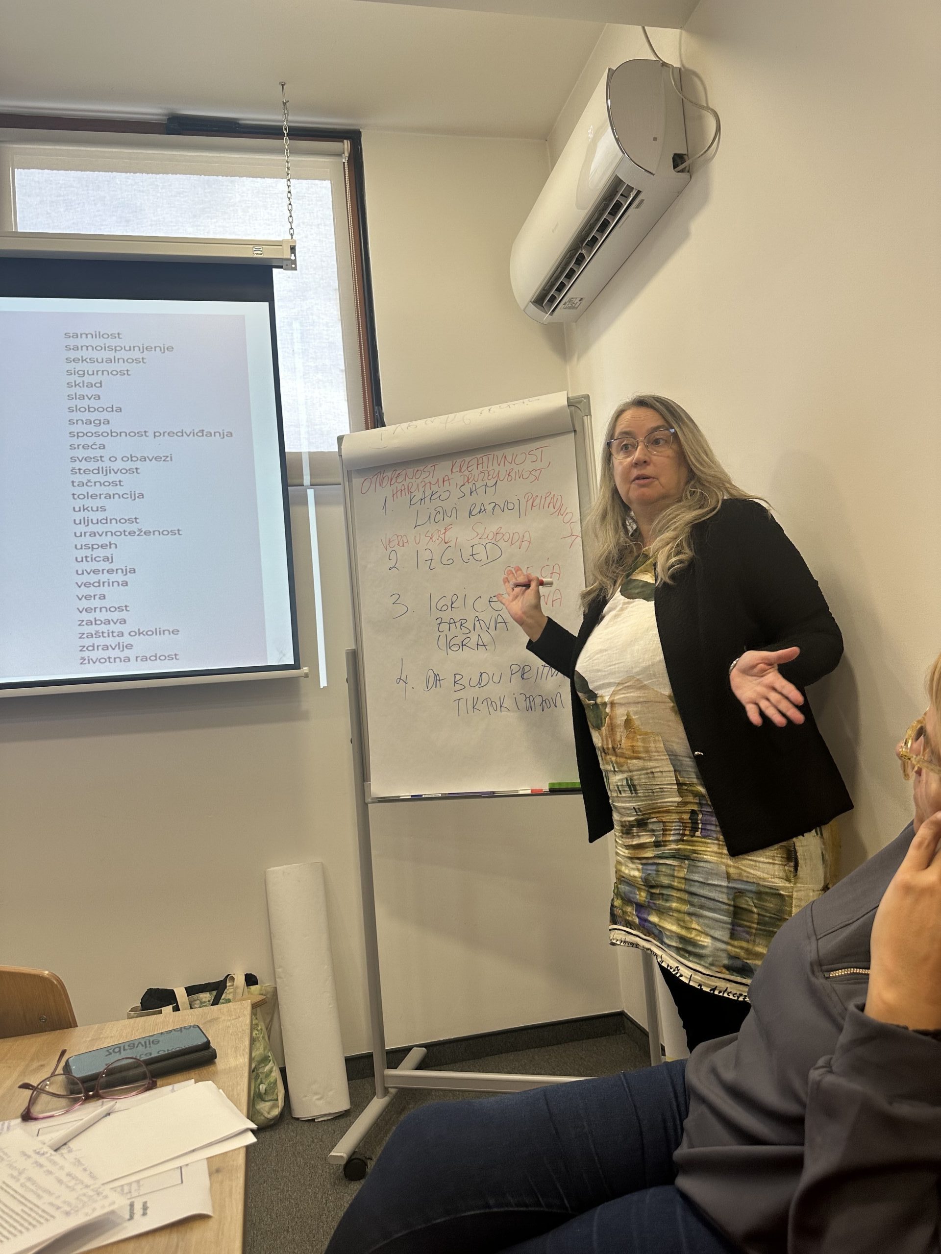 IMG_2639-scaled-e1759763272796 Trening za mentorke vršnjačkih timova