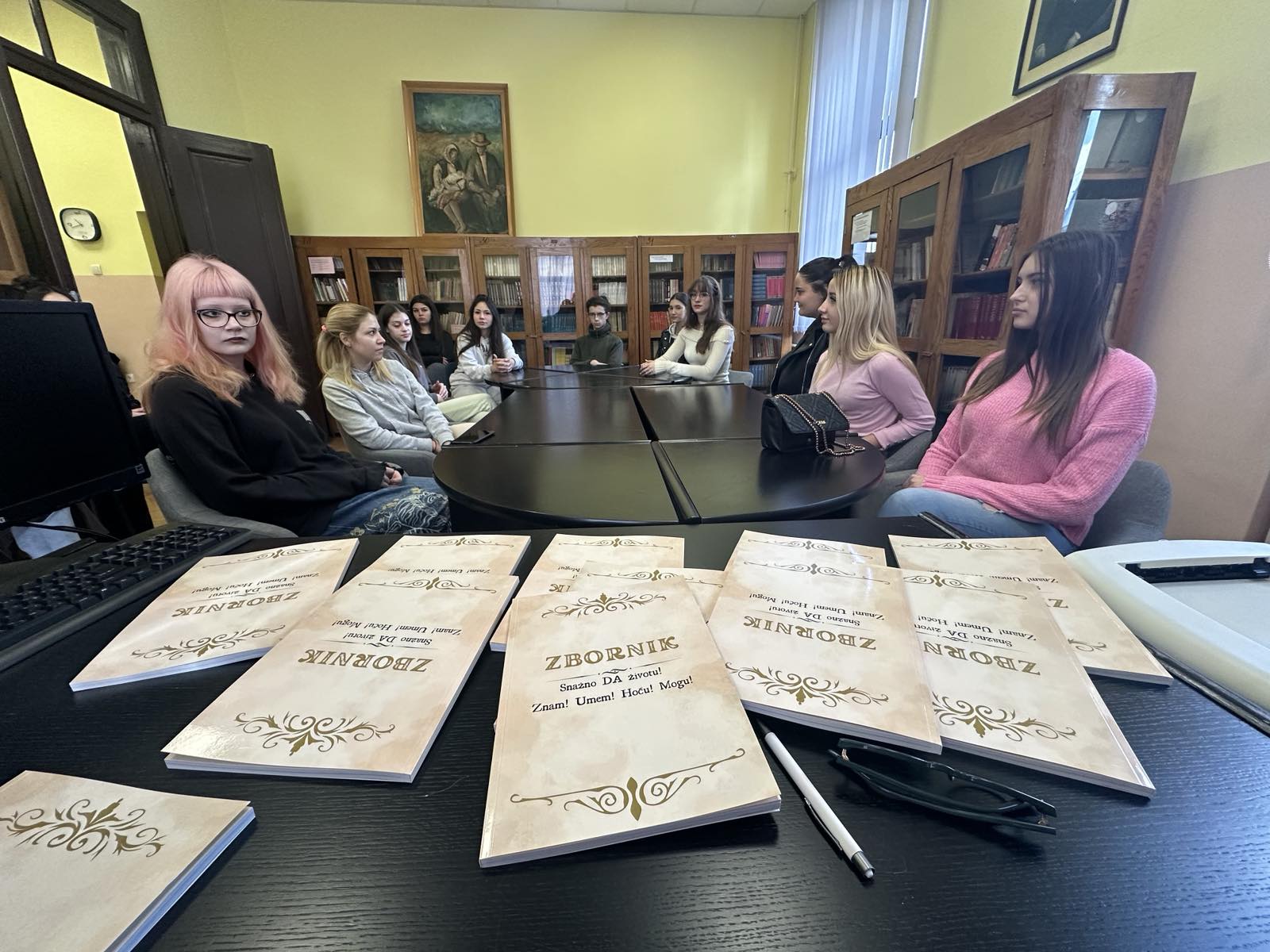 viber_image_2025-11-06_12-17-35-980 Promocija zbornika "Snažno DA životu! Znam! Umem! Hoću! Mogu!" u srednjoj stručnoj školi "Knez Aleksandar Karađorđević" u Kragujevcu