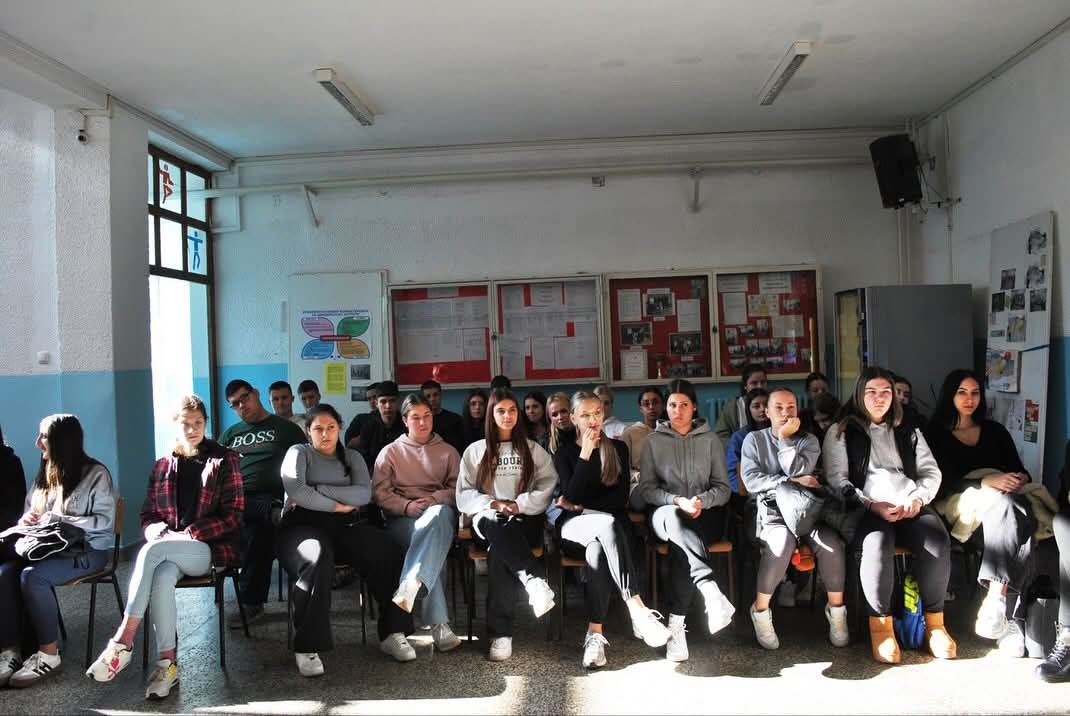 viber_image_2025-11-25_20-02-42-788 Promocija zbornika „Snažno DA životu! Znam! Umem! Hoću! Mogu!“ u Srednjoj školi Kučevo