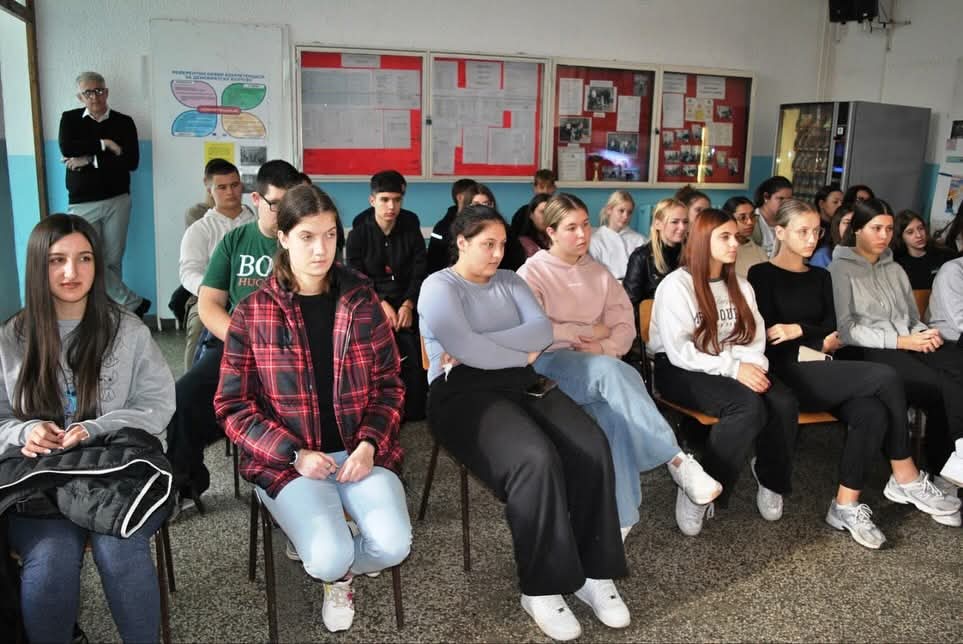 viber_image_2025-11-25_20-02-43-741 Promocija zbornika „Snažno DA životu! Znam! Umem! Hoću! Mogu!“ u Srednjoj školi Kučevo