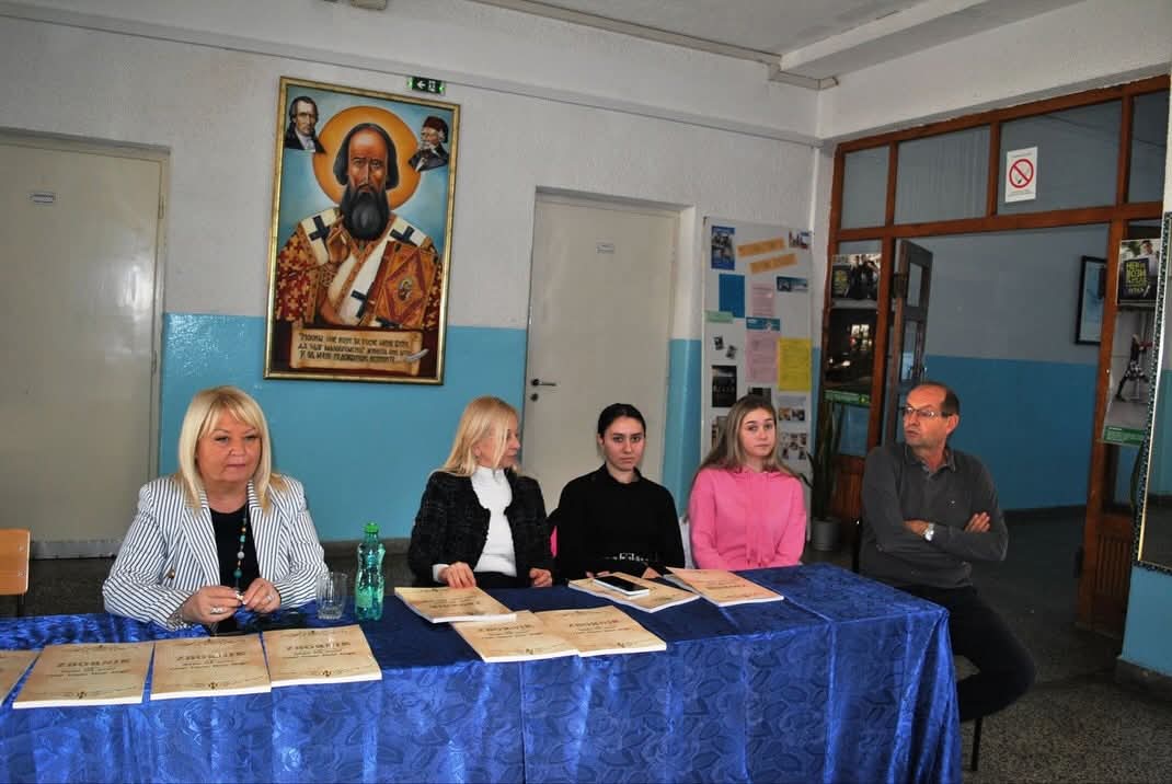 viber_image_2025-11-25_20-02-44-011 Promocija zbornika „Snažno DA životu! Znam! Umem! Hoću! Mogu!“ u Srednjoj školi Kučevo