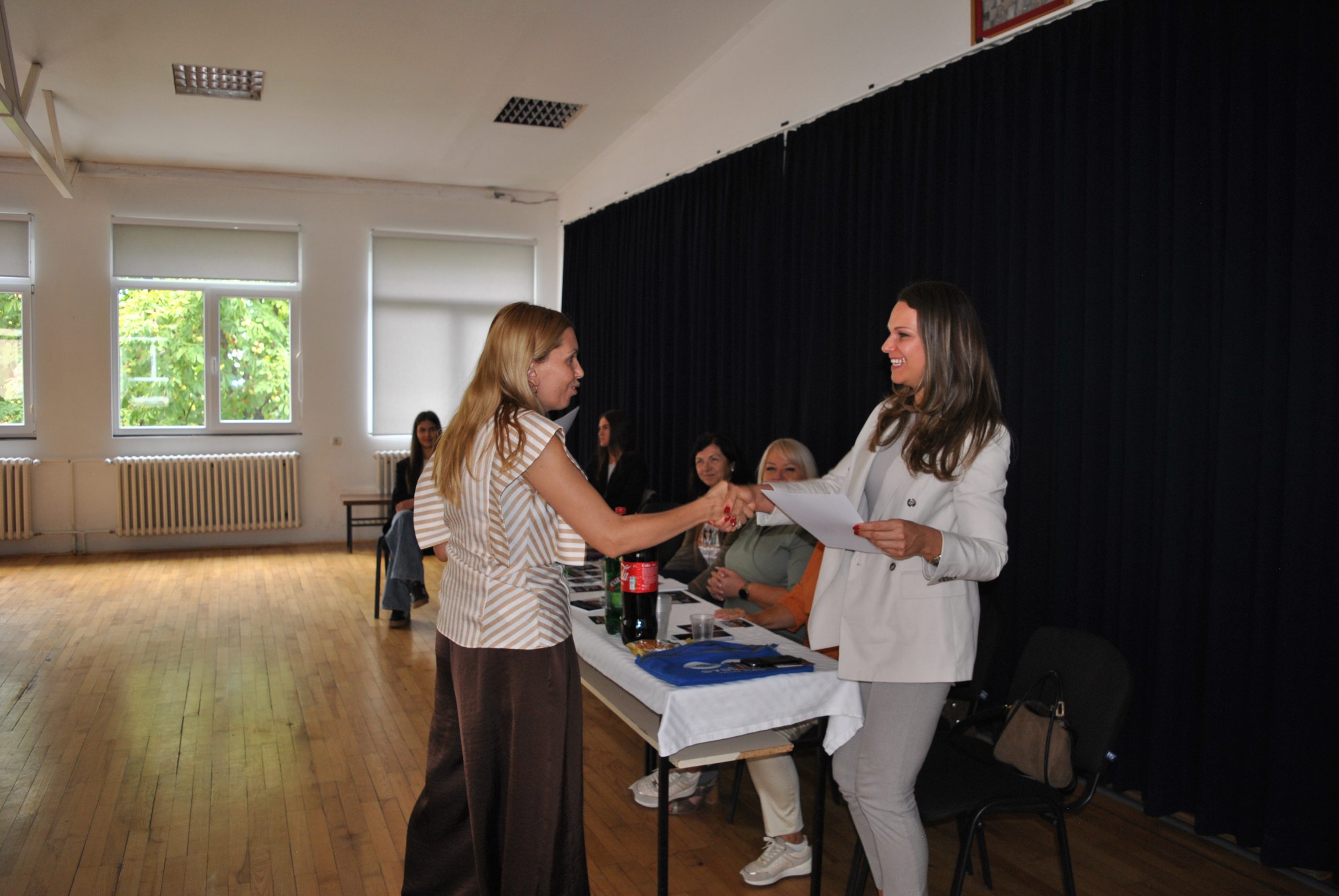 DSC_1067-scaled Verujem u sebe, govorim slobodno, gradim svoju budućnost – panel-diskusija u Prvoj tehničkoj školi u Kragujevcu